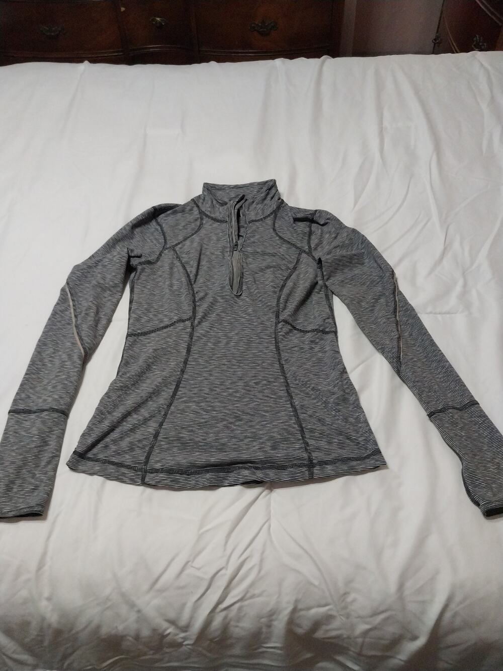 Zella Active Wear Zip-up Jacket Size Small Stretch Black/Gray Stripe